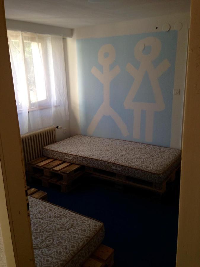 Fullinsdorf Baselhostel מראה חיצוני תמונה